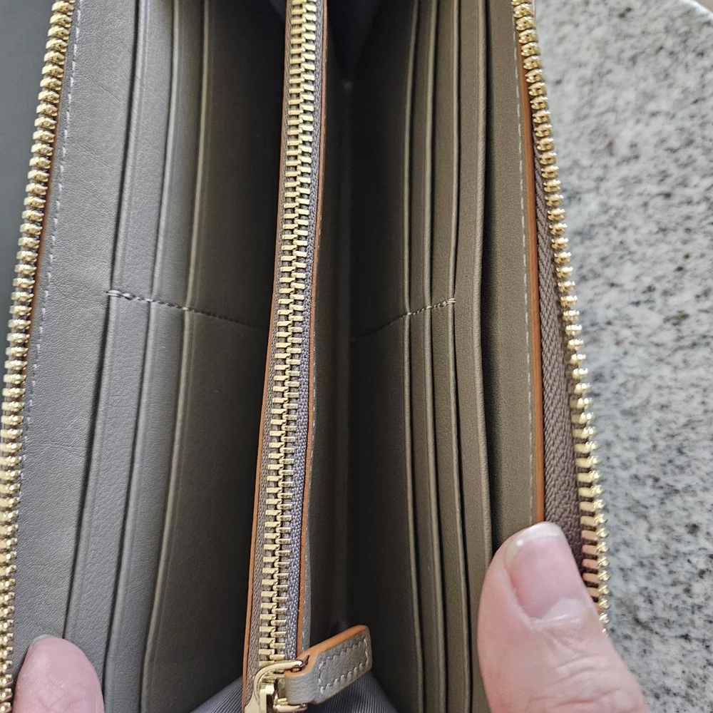 MCM Gray Embossed Leather Wristlet Clutch . New With Box & Dust Bag Inc. - Picture 5 of 8